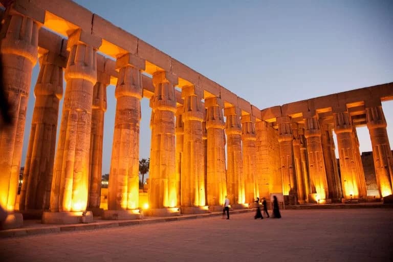 طقم ديكور خشبي يدوي الصنع للصالون